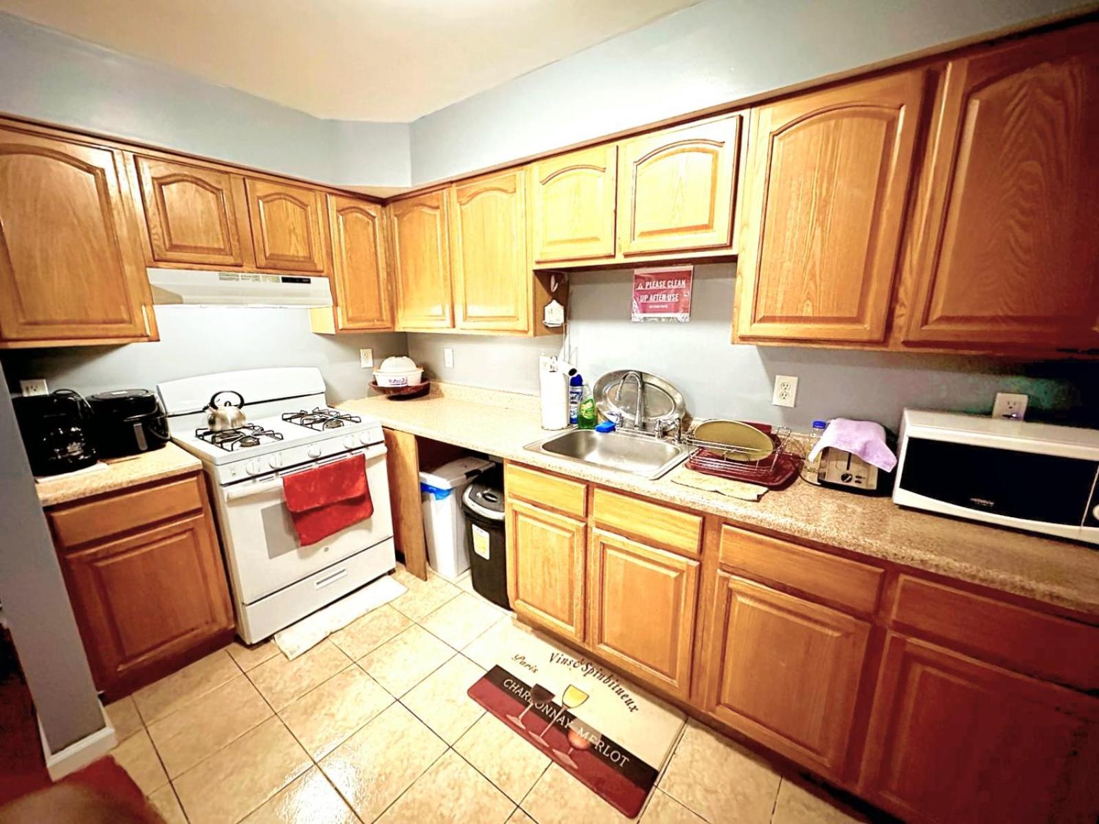 Divine Villa And Resorts 67 Sherman 5Mins To Ewr Airport And 4Mins To Penn Station Newark, 20Mins To New York Esterno foto